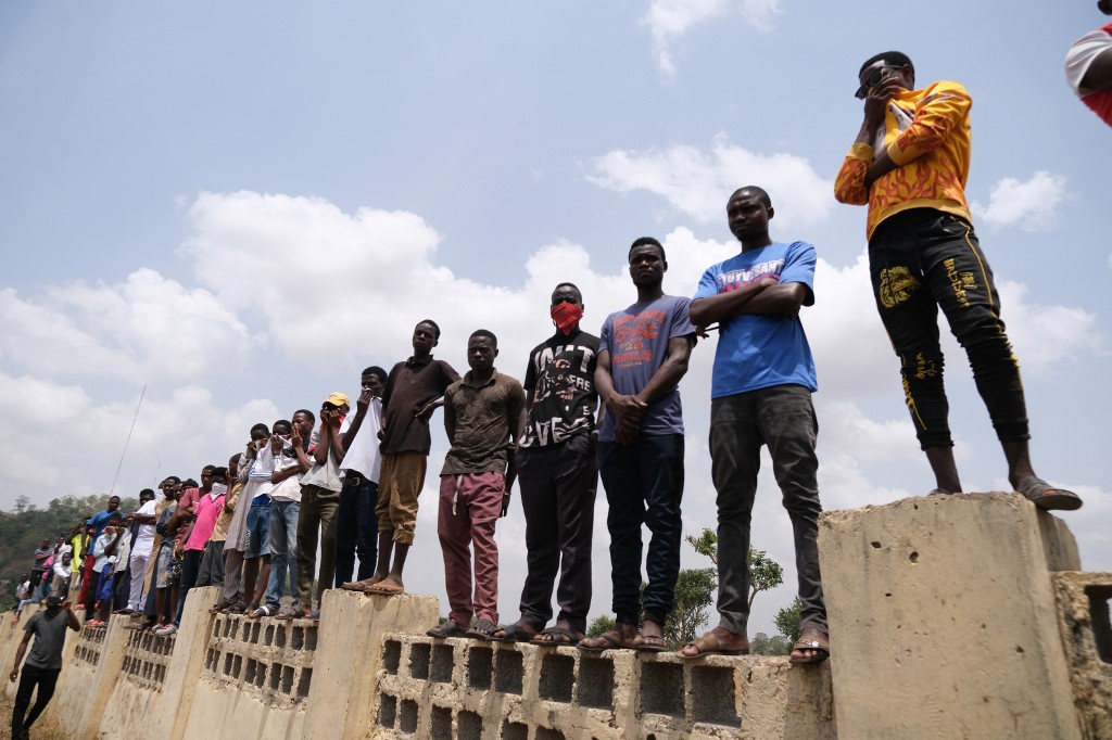 Nigeria : un homme brûlé vif par une foule en colère à Abuja