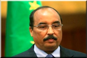 A Paris, le président fait des analyses médicales en présence du ministre de la santé 