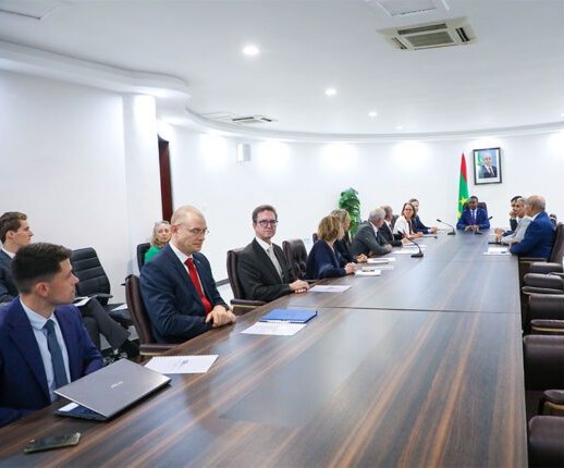 Le Premier ministre reçoit le Bureau du Club des investisseurs européens dans notre pays