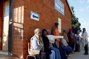 Coronavirus dans le monde: selon Oxfam, un demi-milliard de personnes pourraient basculer dans la pauvreté 