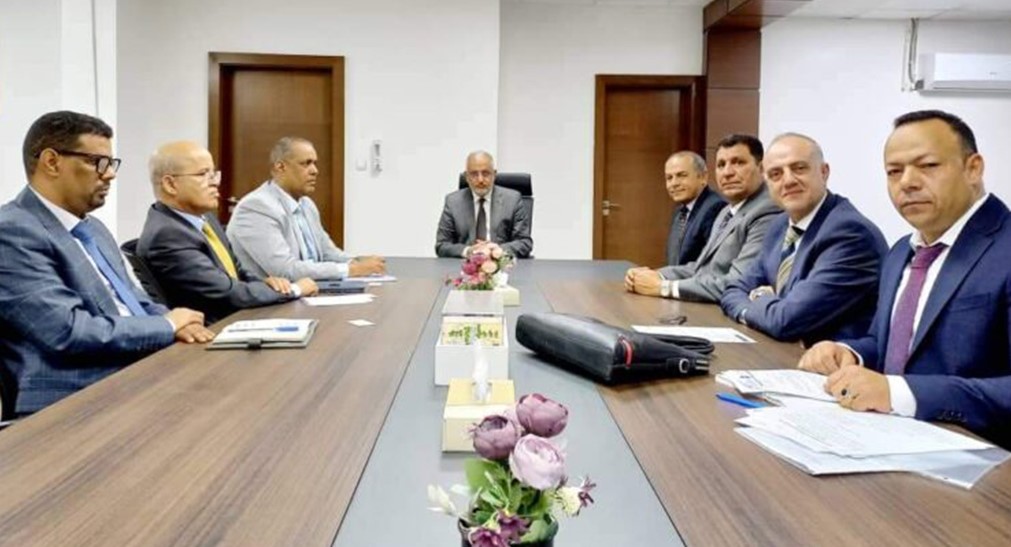 Le ministre de l’Équipement tient une réunion avec une délégation de la Société 