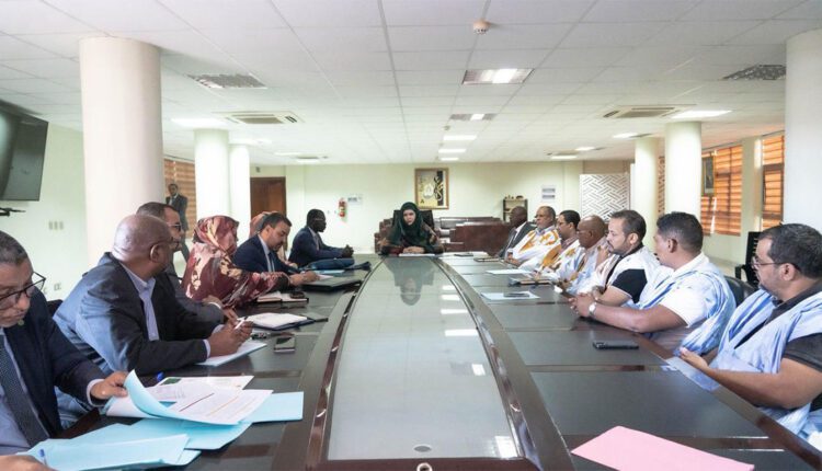 La Ministre du Commerce discute avec la Fédération du Commerce de la révision périodique des prix et des préparatifs en cours pour les foires du Ramadan