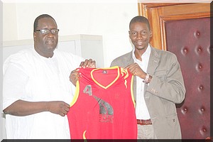 Don du DG de l’ENER aux équipes de Basket Ball de Kaédi: Un geste qui vient à point nommé [PhotoReportage]