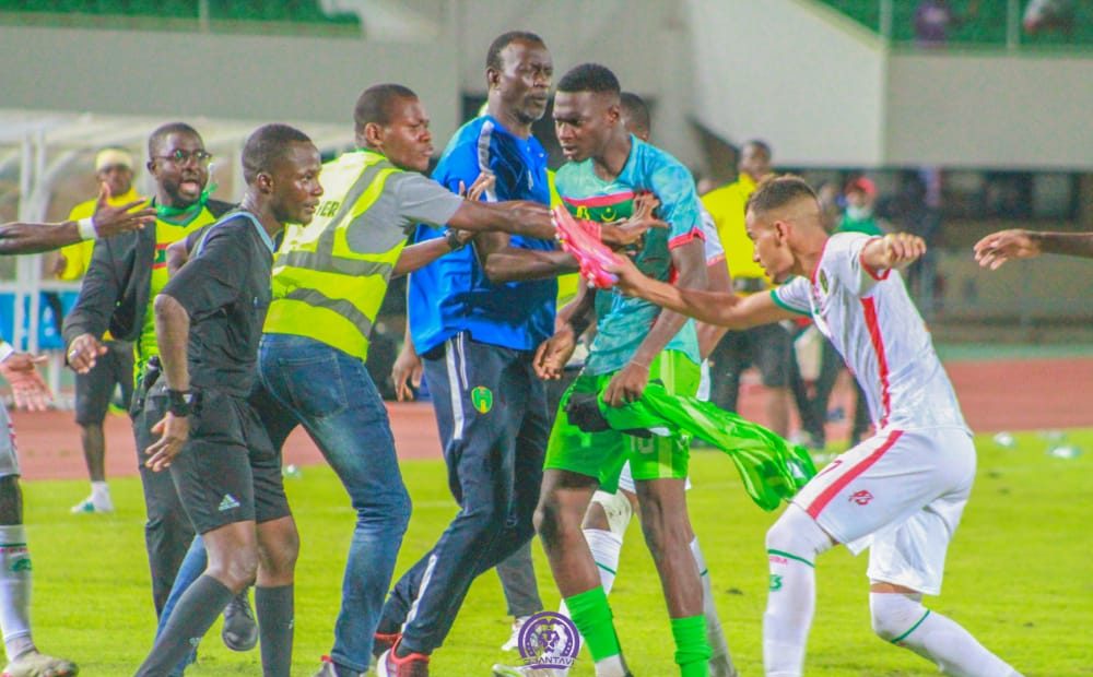 Elim. CAN U23 / Togo vs Mauritanie : Banc de touche détruit, arbitre visé, les Mourabitounes risquent gros 