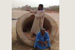 Atar : Le Wali tape du poing sur la table…