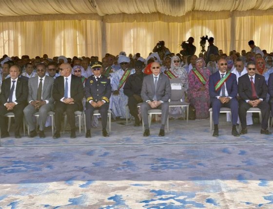 Le Président de la République supervise le lancement d’importants projets dans les domaines des routes et des communications