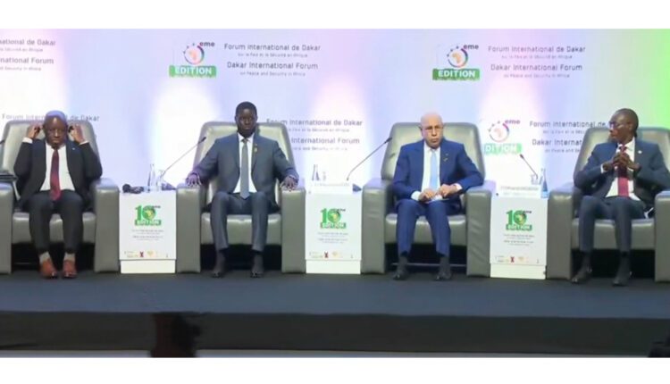 Le Président de la République participe à Dakar au Forum international sur la paix et la sécurité en Afrique