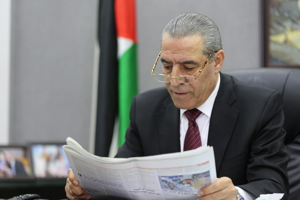 Mahmoud Abbas nomme un proche conseiller, Hussein Al-Cheikh, comme vice-président de l’OLP, faisant de lui son potentiel successeur