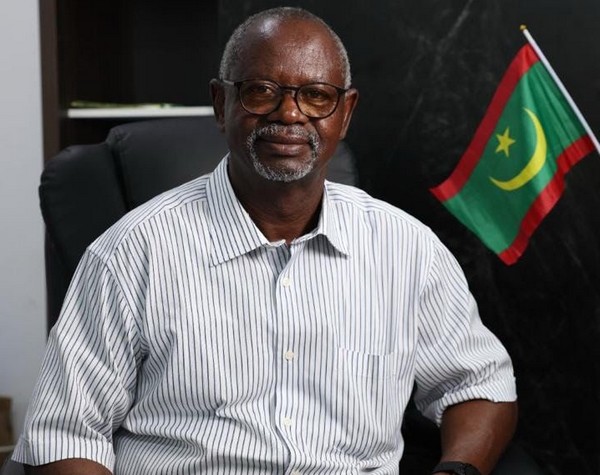 Le maire de Sebkha rend visite aux personnes arrêtées dans les commissariats