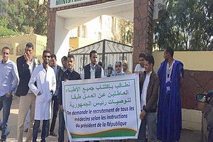 Des médecins manifestent pour demander leur recrutement