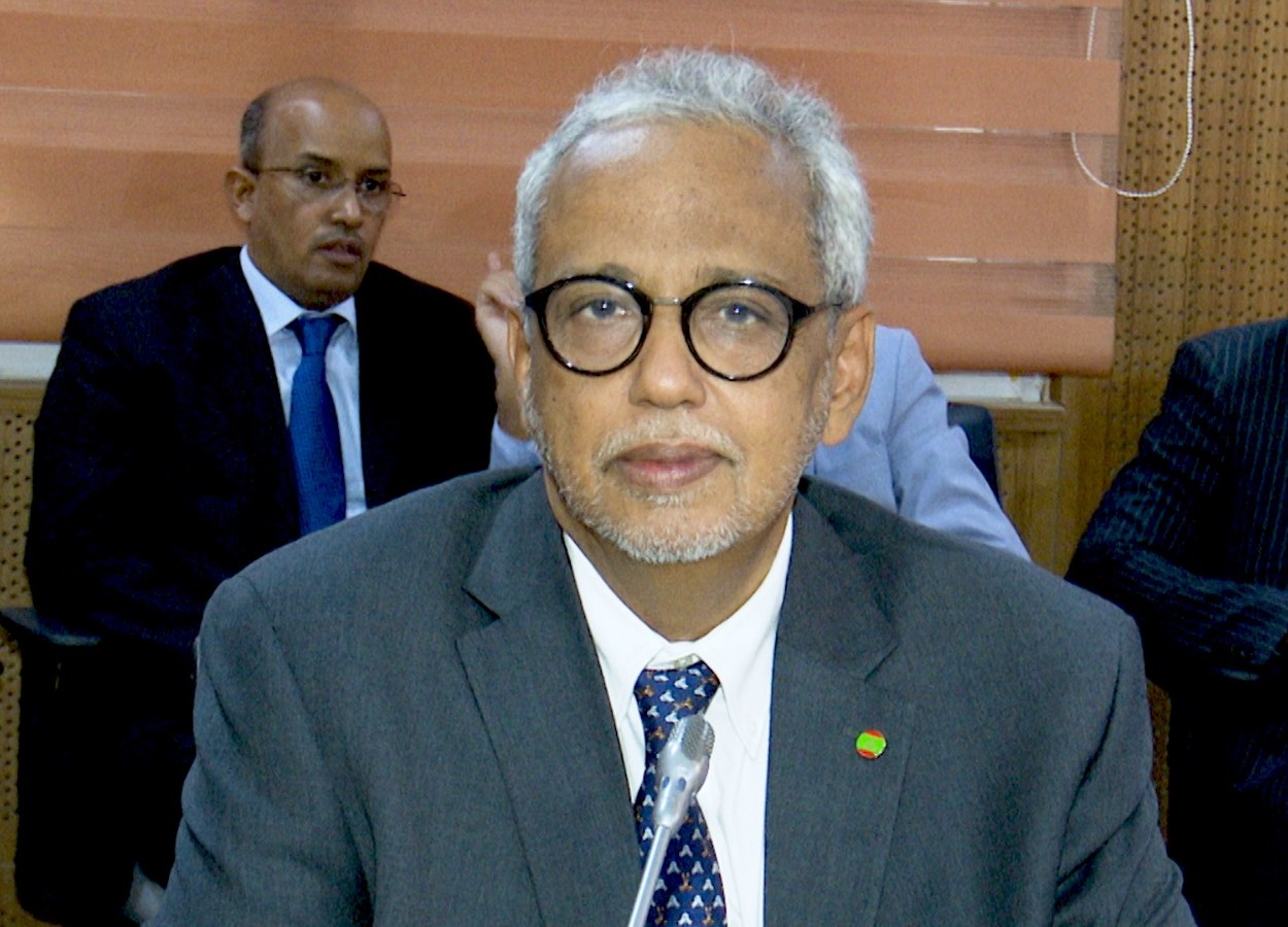 Les prix du carburant baisseront dans les prochains jours, affirme le Ministre Cheikh Sidiya