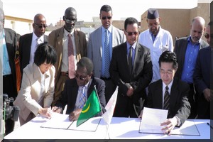 Cérémonie de signature du contrat relatif au projet 
