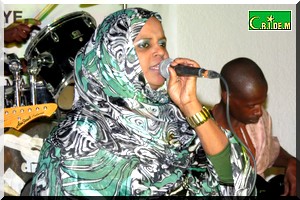 Noura Mint Seymali va se produire pour neuf concerts aux Etats-Unis d’Amérique