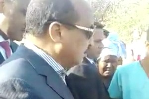 Une infirmière tient tête au Président AZIZ