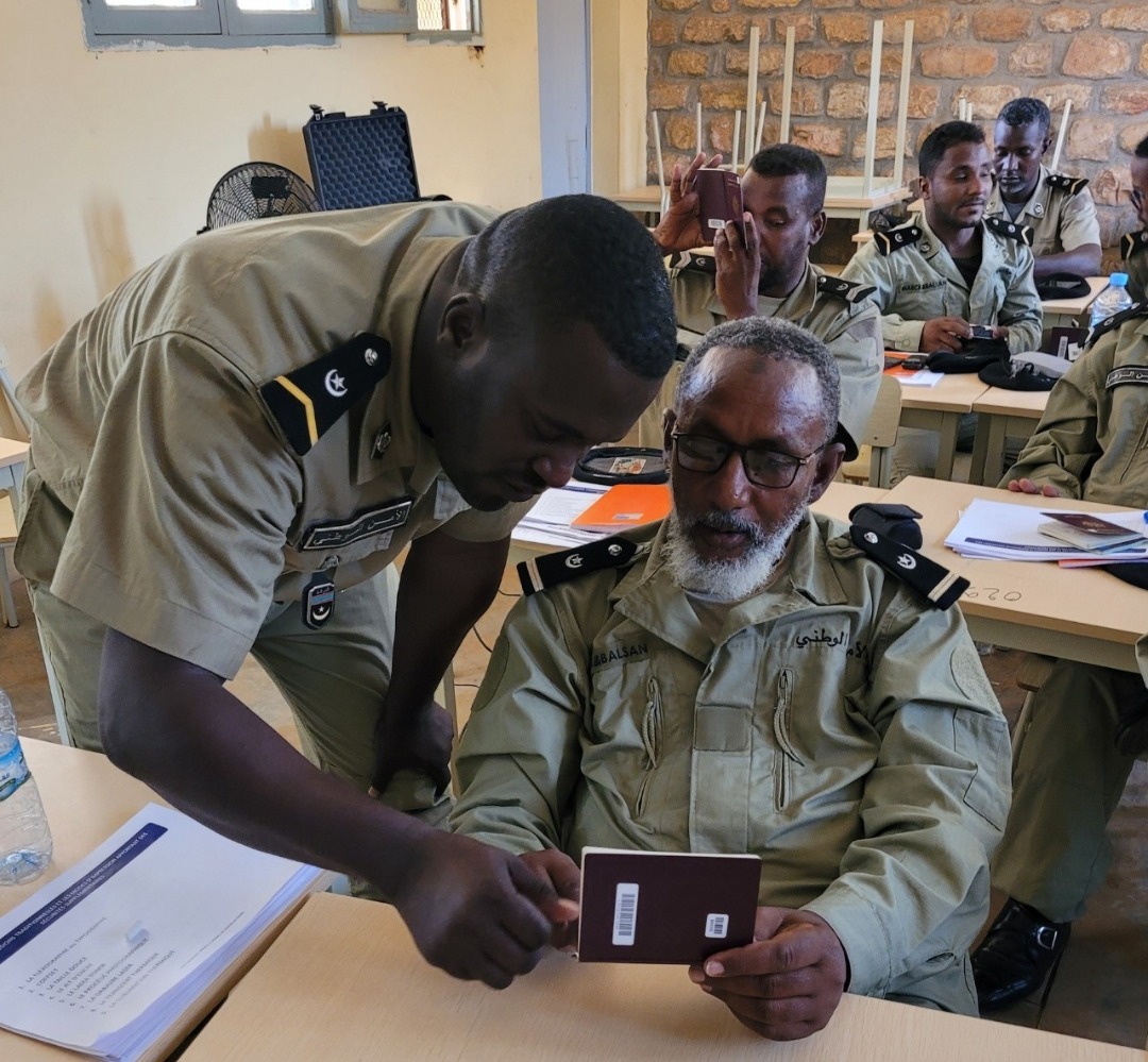 Police nationale : formation sur la détection de documents frauduleux