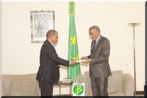 Le Premier ministre reçoit le rapport annuel 2015 de la commission nationale des concours 