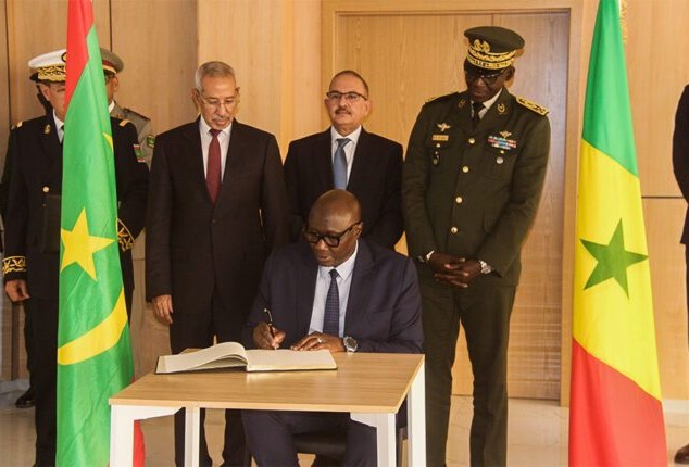 Le ministre de la Défense tient une séance de travail avec son homologue sénégalais