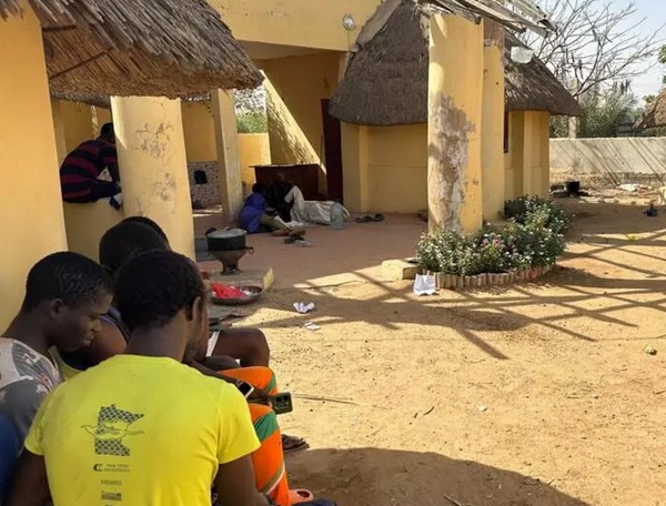 À Rosso, à la frontière entre le Sénégal et la Mauritanie, l'accueil précaire des migrants expulsés