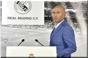  Football : Zidane réussit son entrée au Real Madrid 